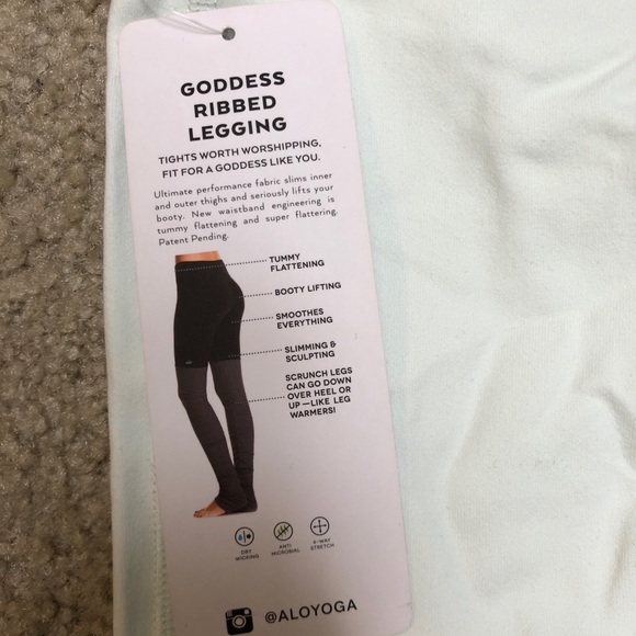 Alo yoga leggings NWT - Picture 3 of 3